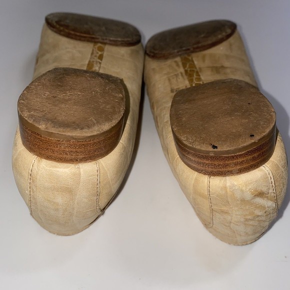 Stuart Weitzman Womens 7.5M Moc Loafers Flats Croc Leather Tortoise Oval Buckle - Picture 9 of 9